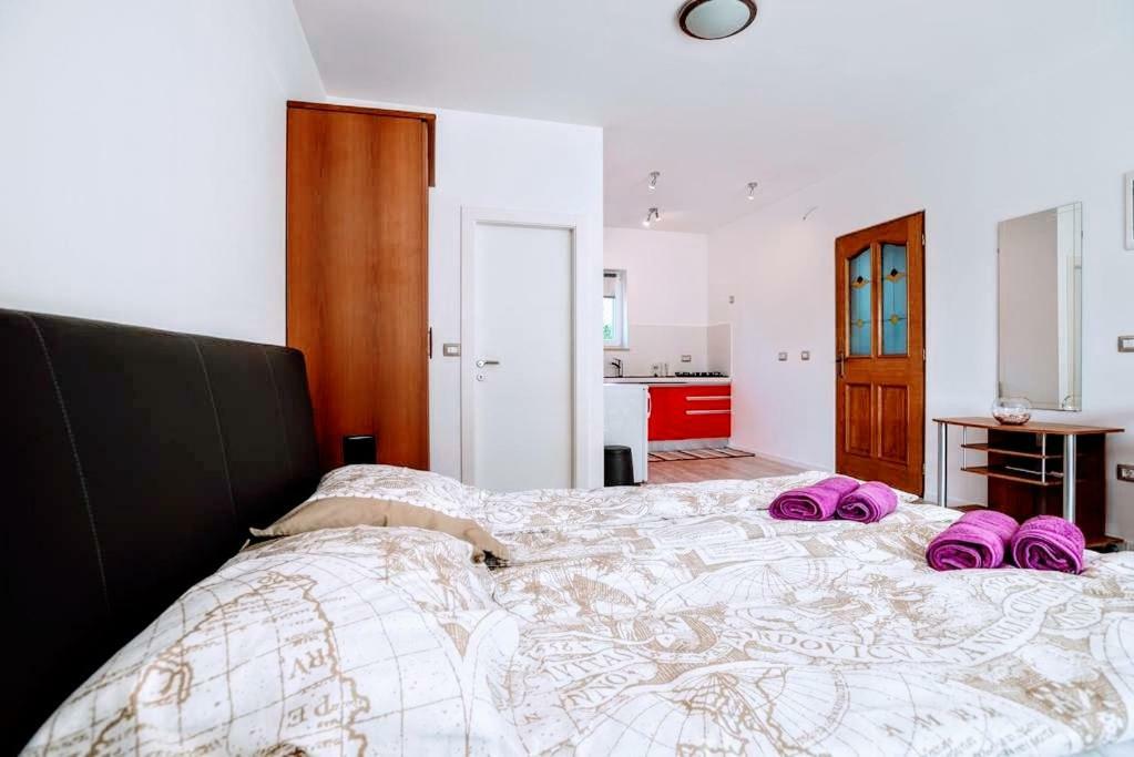 Holiday Apartments Mediterraneo Funtana Esterno foto