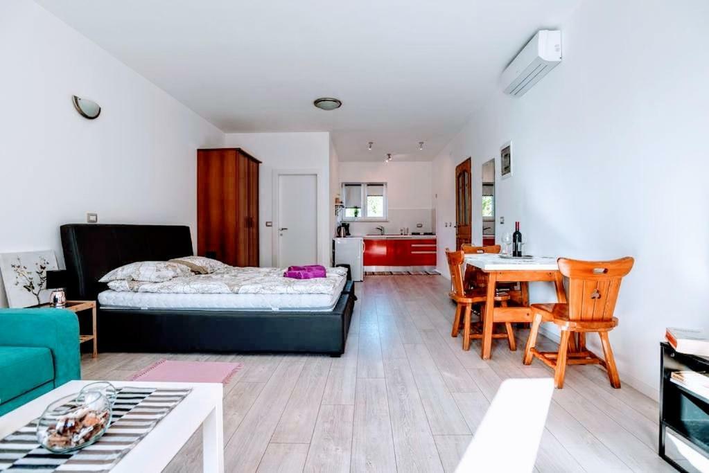 Holiday Apartments Mediterraneo Funtana Esterno foto