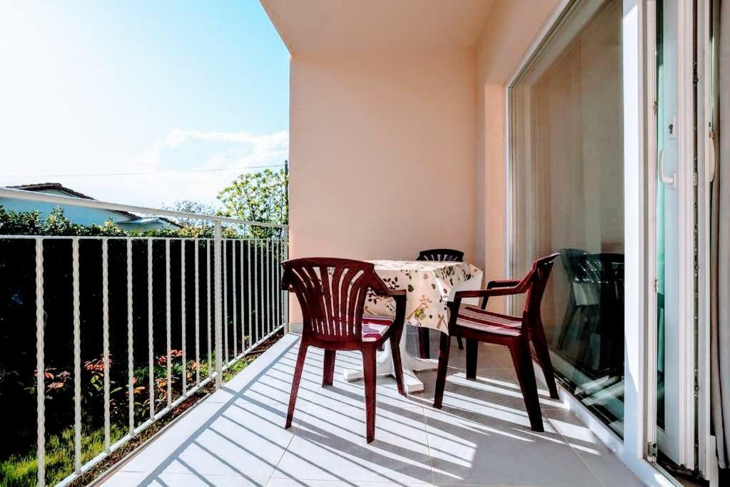 Holiday Apartments Mediterraneo Funtana Esterno foto