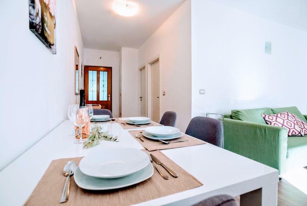 Holiday Apartments Mediterraneo Funtana Esterno foto
